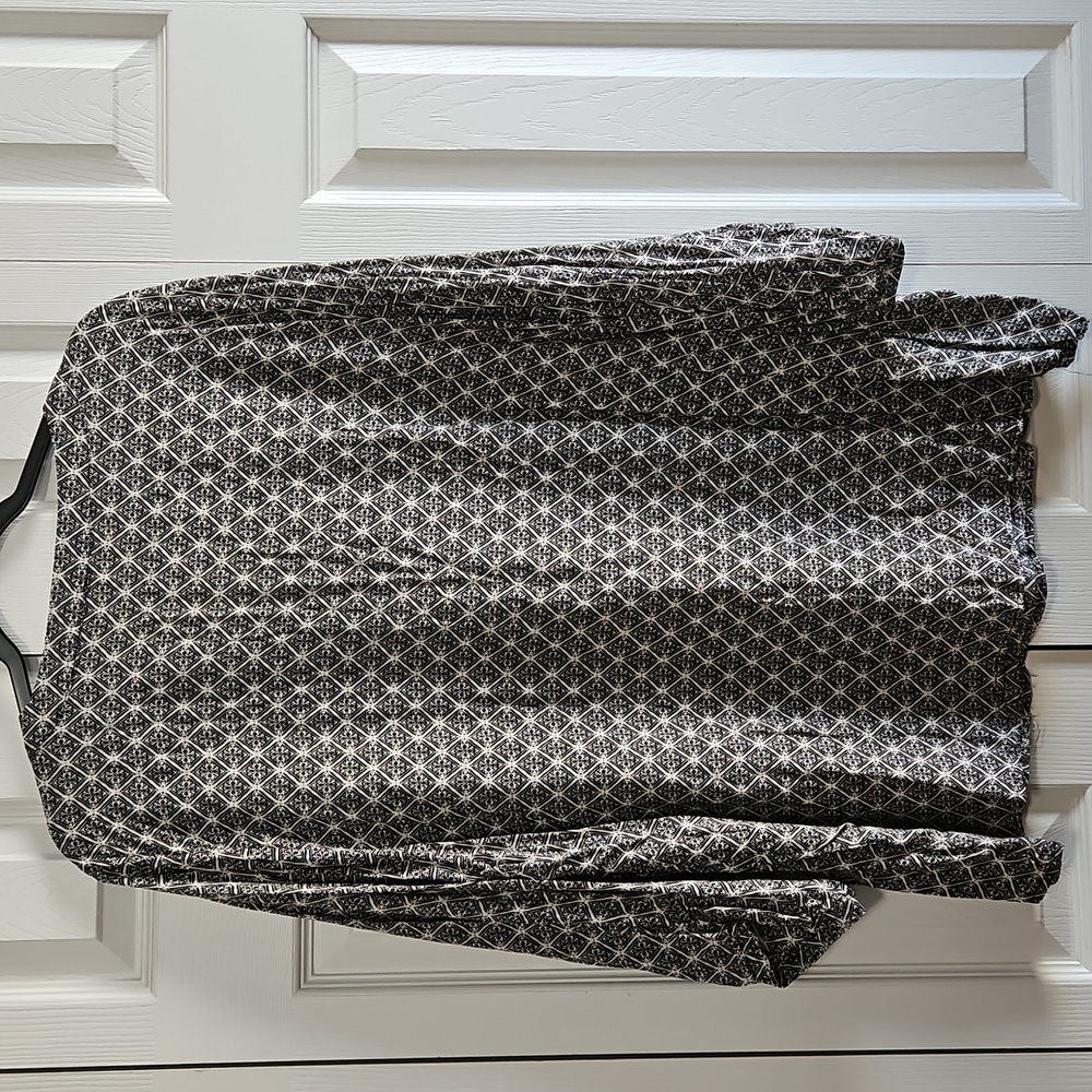 SALE! Marisa Christina Black and White Patterned Top - Picture 4 of 4